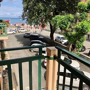 Grillo , Levanto Italia